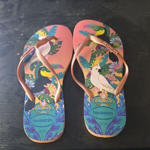 Havaianas Colorful Bird Print Flip Flops